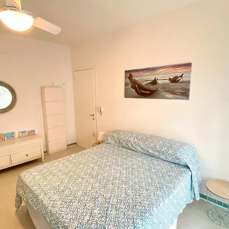 Chantal A Due Passi Dal Mare Lido Carraro Immobiliare Appartamento *